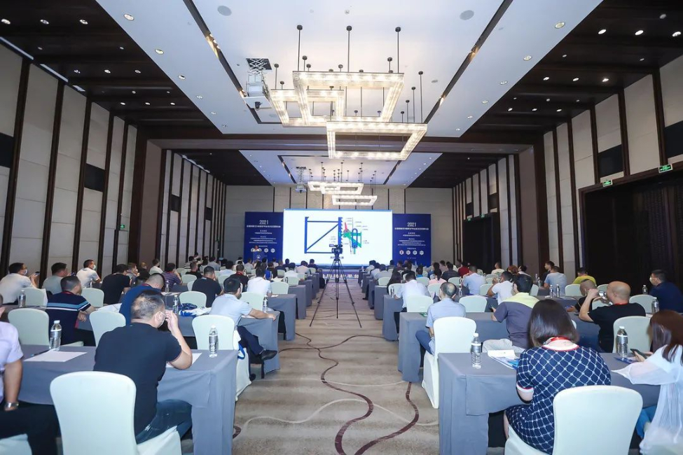 【新聞聚焦】祝賀我司在全國基建物資租賃承包行業(yè)年會(huì)中榮獲多項(xiàng)大獎(jiǎng)